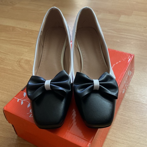 Mary Jane pumps - Picture 2 of 2